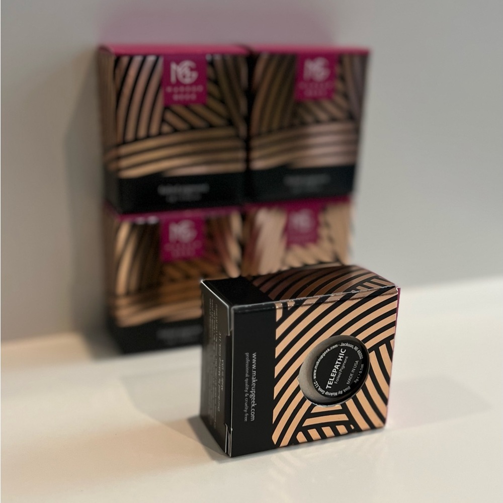 NEW Makeup Geek Telepathic Foiled Pigment